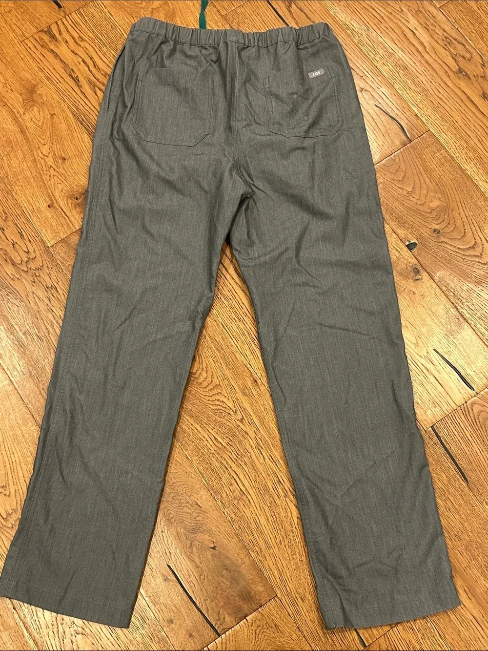 FIGS Men's Pisco Basic Straight Leg Scrub Pants Size Small Gray Graphite FM4500